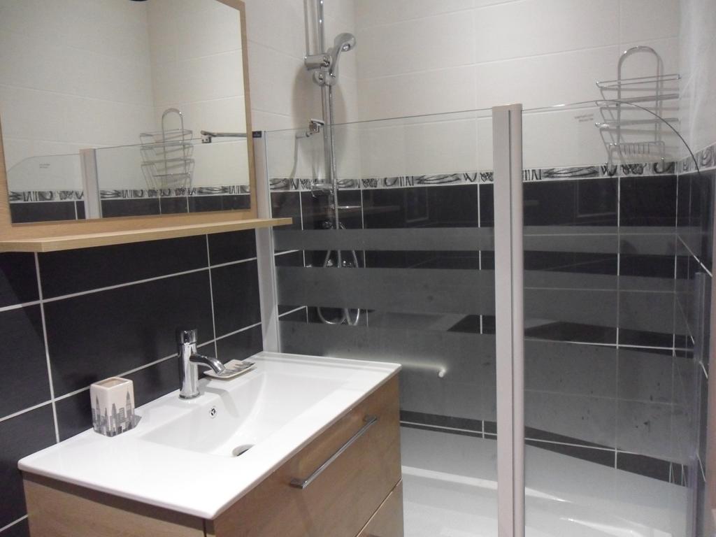 Ferienwohnung Le Tamaris Saint-Laurent-dʼAigouze Zimmer foto