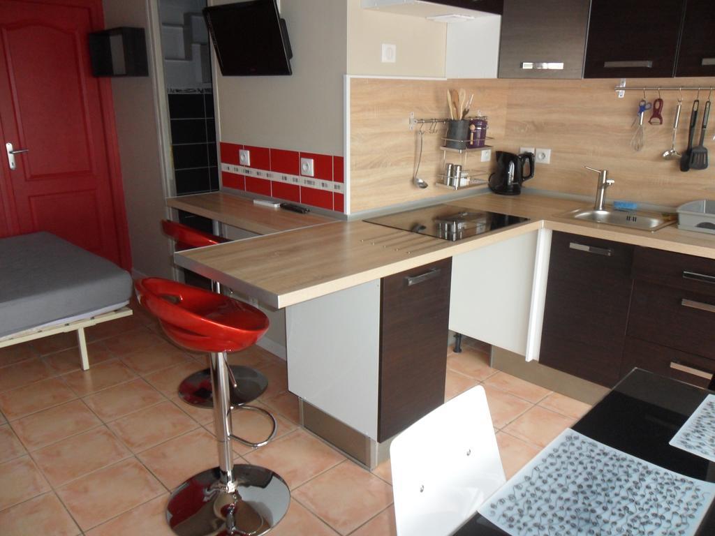 Ferienwohnung Le Tamaris Saint-Laurent-dʼAigouze Exterior foto